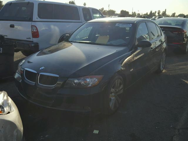 WBAVA37537NL17318 - 2007 BMW 328 I BLACK photo 2