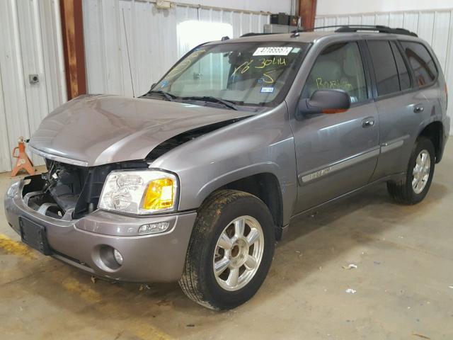 1GKDS13S552383044 - 2005 GMC ENVOY SILVER photo 2