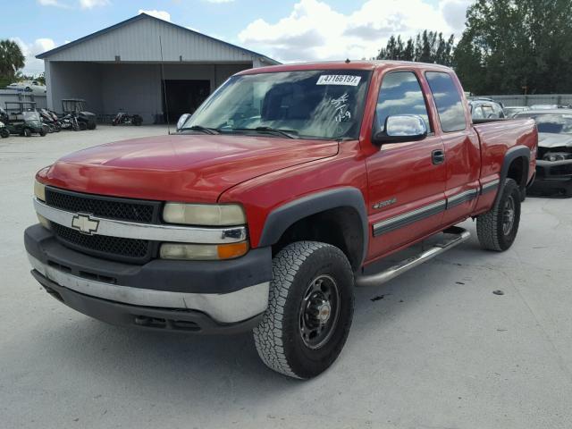 1GCHK29U92E187033 - 2002 CHEVROLET SILVERADO RED photo 2