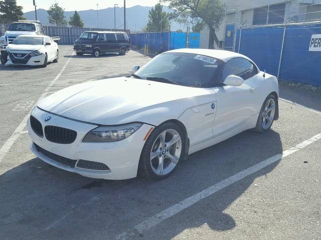 WBALM5C51BE378532 - 2011 BMW Z4 SDRIVE3 WHITE photo 2