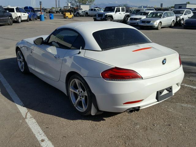 WBALM5C51BE378532 - 2011 BMW Z4 SDRIVE3 WHITE photo 3
