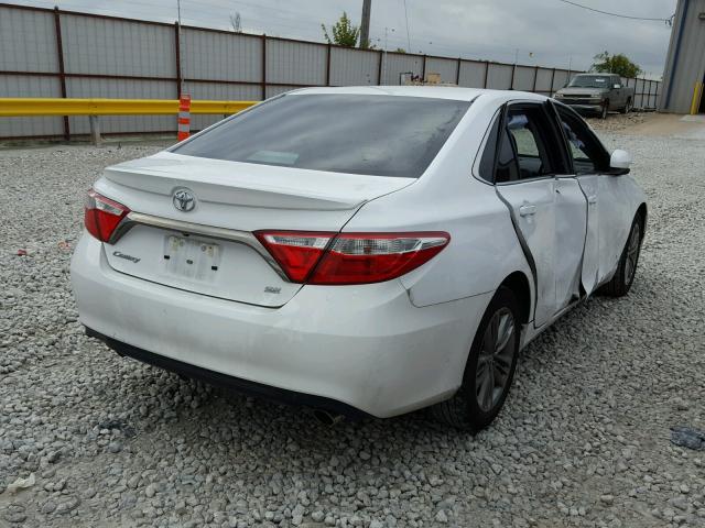 4T1BF1FK1HU696244 - 2017 TOYOTA CAMRY WHITE photo 4