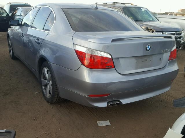 WBANF73527CU28467 - 2007 BMW 530 XI SILVER photo 3