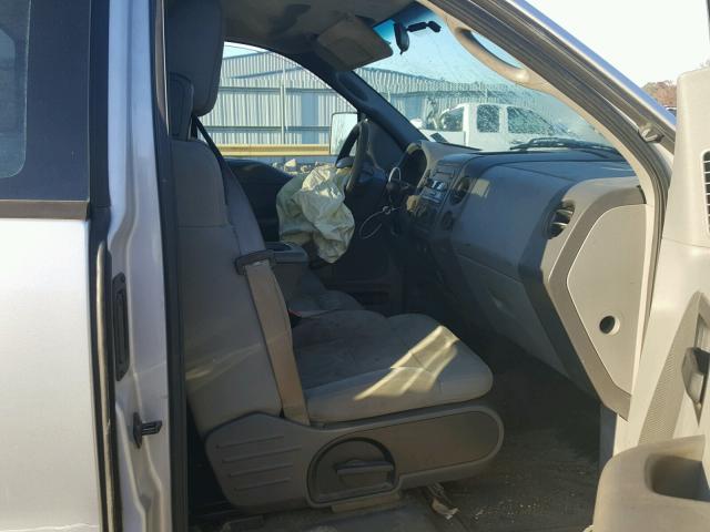 1FTRF12W24NC04515 - 2004 FORD F150 SILVER photo 5