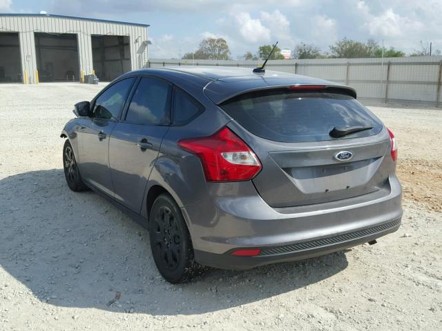 1FAHP3K27CL466029 - 2012 FORD FOCUS SE GRAY photo 3