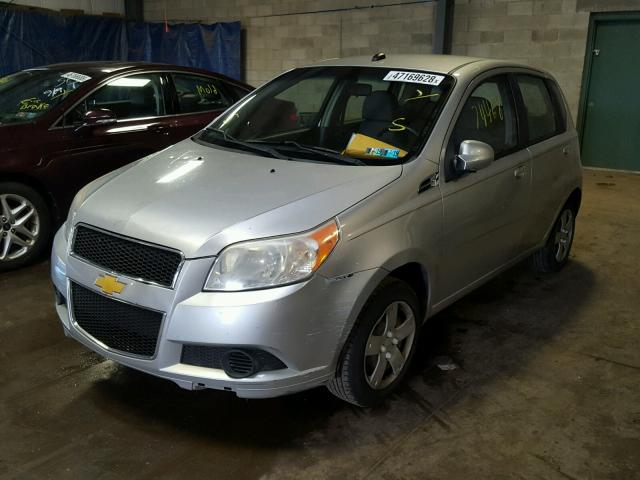 KL1TD66E99B616439 - 2009 CHEVROLET AVEO LS SILVER photo 2