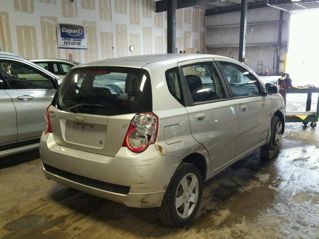 KL1TD66E99B616439 - 2009 CHEVROLET AVEO LS SILVER photo 4