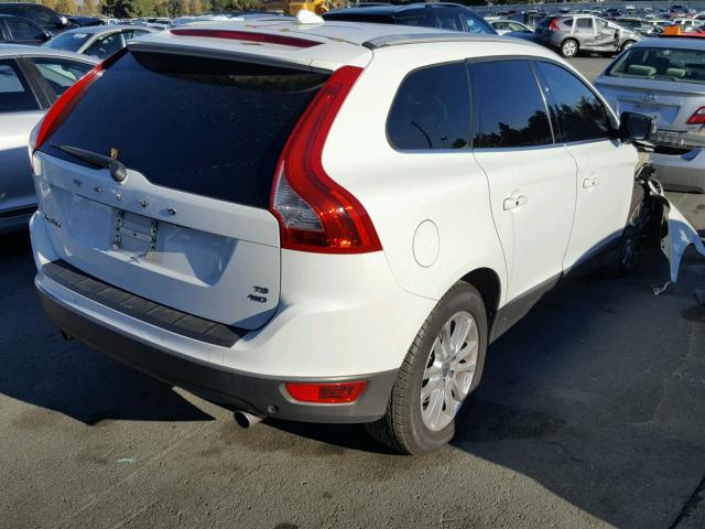 YV4992DZXA2024133 - 2010 VOLVO XC60 T6 WHITE photo 4