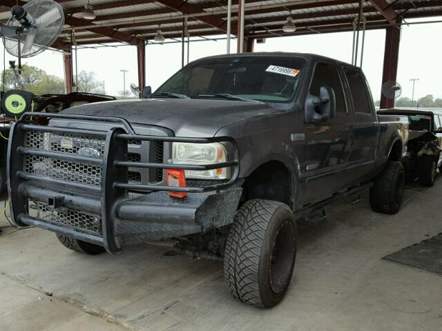 1FTSW21P35EA70813 - 2005 FORD F250 SUPER GRAY photo 2