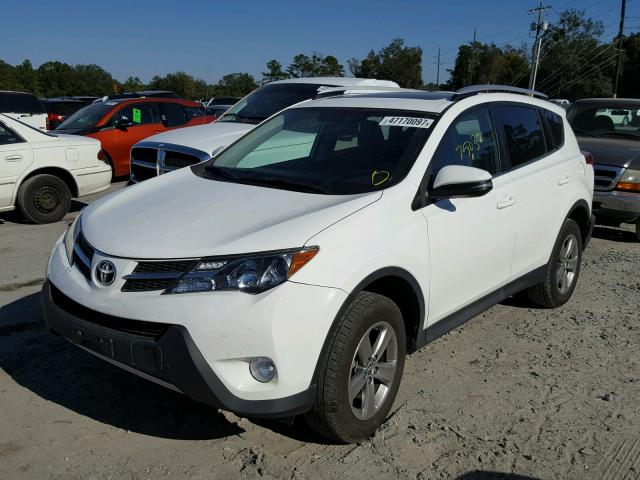 2T3WFREV5FW161546 - 2015 TOYOTA RAV4 XLE WHITE photo 2