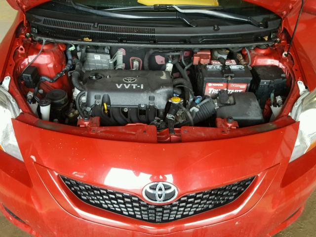 JTDBT903091335202 - 2009 TOYOTA YARIS RED photo 7