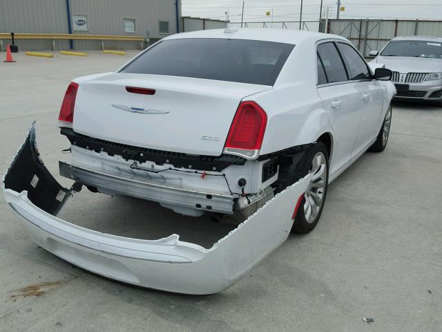 2C3CCAAG4HH599602 - 2017 CHRYSLER 300 LIMITE WHITE photo 4