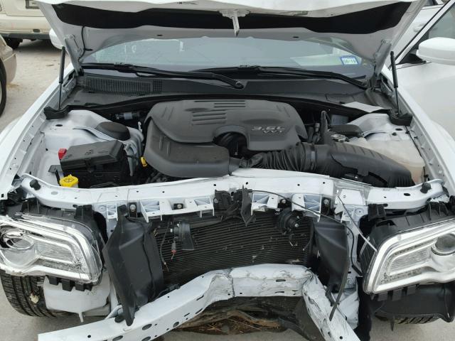 2C3CCAAG4HH599602 - 2017 CHRYSLER 300 LIMITE WHITE photo 7