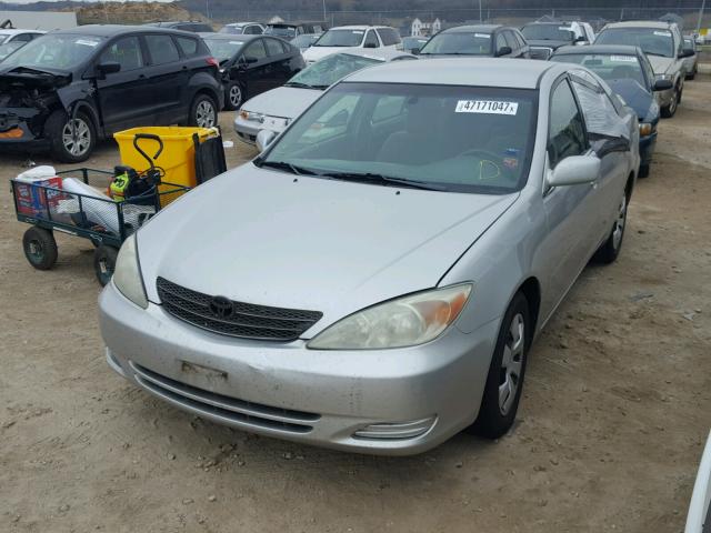 4T1BE32K02U063827 - 2002 TOYOTA CAMRY LE SILVER photo 2