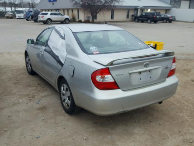 4T1BE32K02U063827 - 2002 TOYOTA CAMRY LE SILVER photo 3