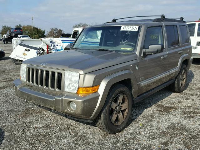 1J8HG48N86C263794 - 2006 JEEP COMMANDER TAN photo 2