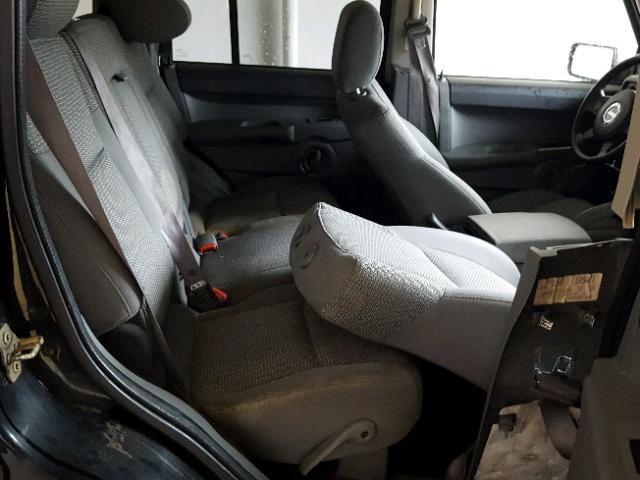 1J8HG48K47C545471 - 2007 JEEP COMMANDER BLACK photo 6