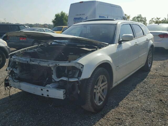 2D8GV58295H550711 - 2005 DODGE MAGNUM R/T WHITE photo 2