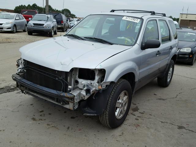 1FMYU02Z57KA28342 - 2007 FORD ESCAPE XLS SILVER photo 2