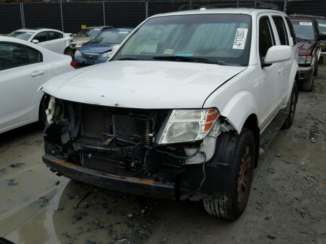 5N1AR1NB0AC607764 - 2010 NISSAN PATHFINDER WHITE photo 2