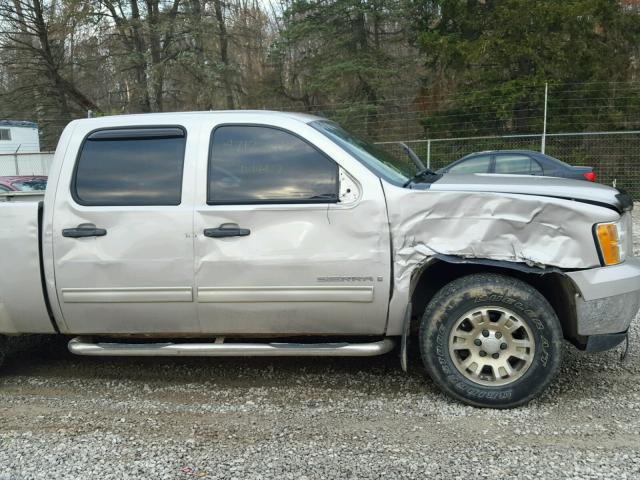 2GTEK13M281162541 - 2008 GMC SIERRA K15 SILVER photo 9