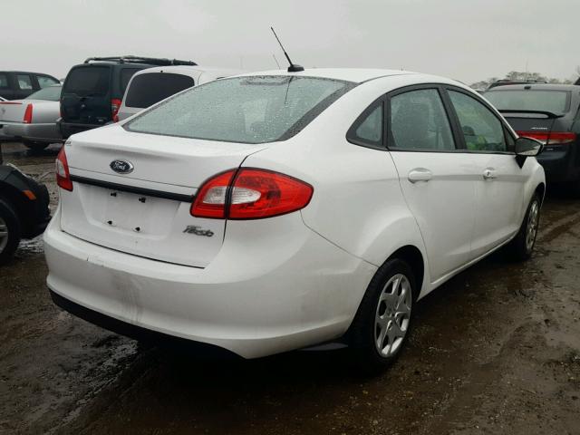 3FADP4AJ8BM228426 - 2011 FORD FIESTA S WHITE photo 4