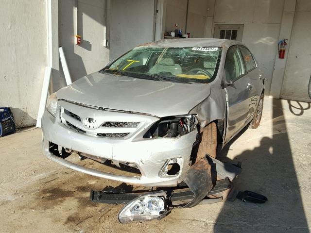 2T1BU4EEXCC823540 - 2012 TOYOTA COROLLA BA SILVER photo 2