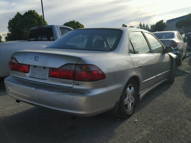 1HGCG1651WA030663 - 1998 HONDA ACCORD EX SILVER photo 4