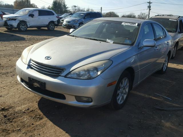 JTHBF30G425012405 - 2002 LEXUS ES 300 SILVER photo 2