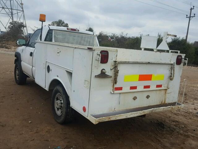 1GBHC24111E302429 - 2001 CHEVROLET SILVERADO WHITE photo 3