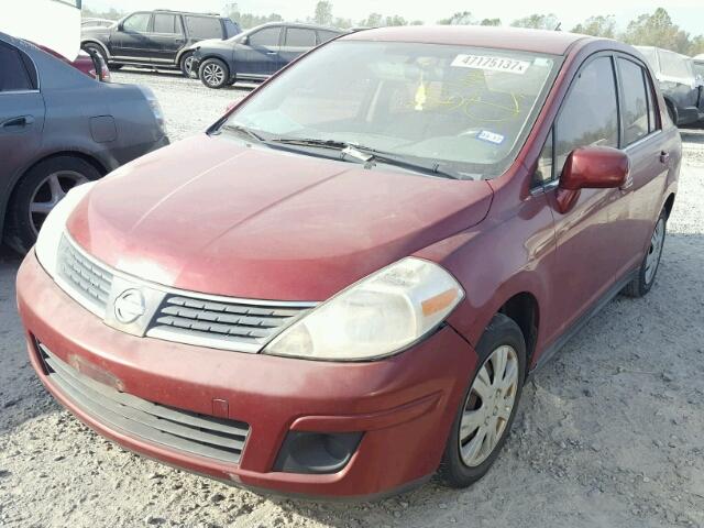 3N1BC11E87L405278 - 2007 NISSAN VERSA S RED photo 2