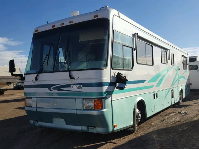 1RF12051XW2014137 - 1998 ROADMASTER RAIL DYANASTER WHITE photo 2