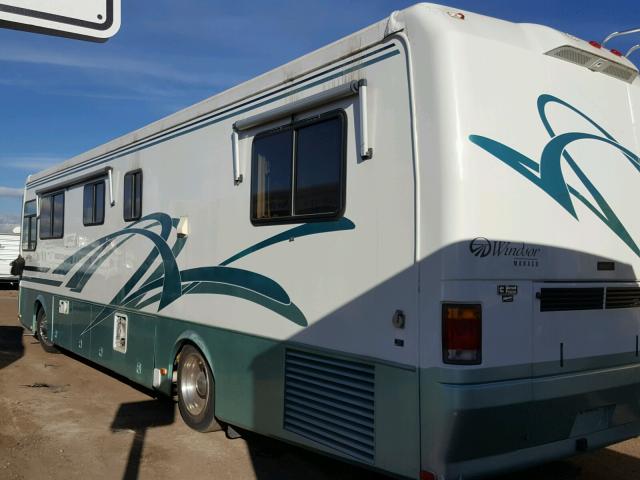 1RF12051XW2014137 - 1998 ROADMASTER RAIL DYANASTER WHITE photo 3