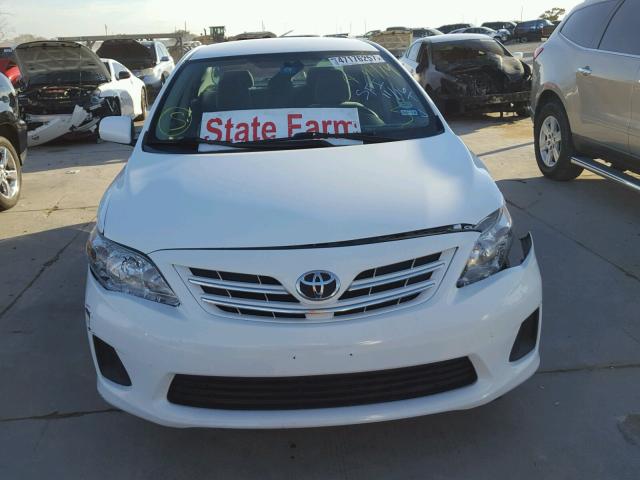 5YFBU4EE7DP207148 - 2013 TOYOTA COROLLA BA WHITE photo 9