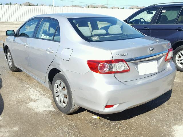 2T1BU4EE8BC555974 - 2011 TOYOTA COROLLA BA SILVER photo 3