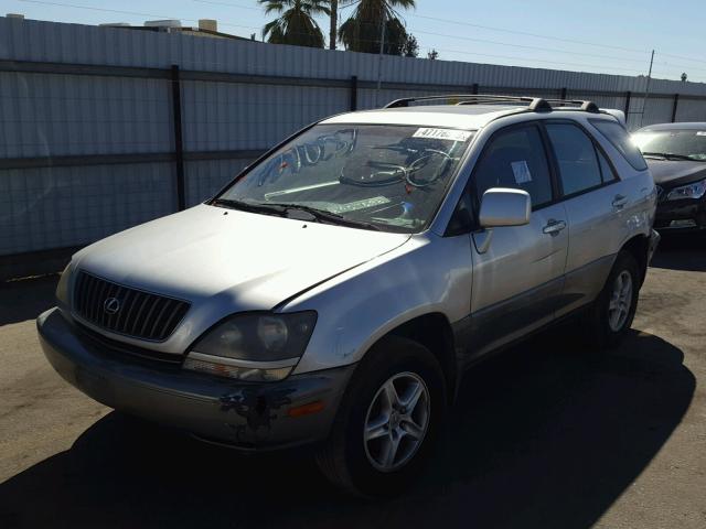 JT6GF10UXY0059338 - 2000 LEXUS RX 300 SILVER photo 2