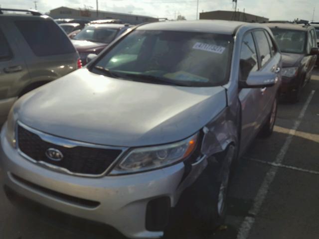 5XYKT3A67EG443705 - 2014 KIA SORENTO LX SILVER photo 9