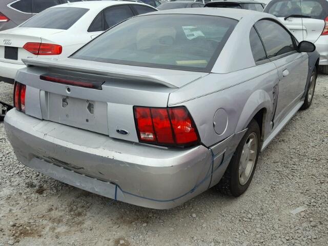 1FAFP4049YF245846 - 2000 FORD MUSTANG SILVER photo 4