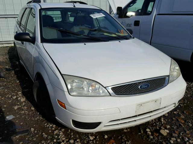 1FAFP36N55W123359 - 2005 FORD FOCUS ZXW WHITE photo 1