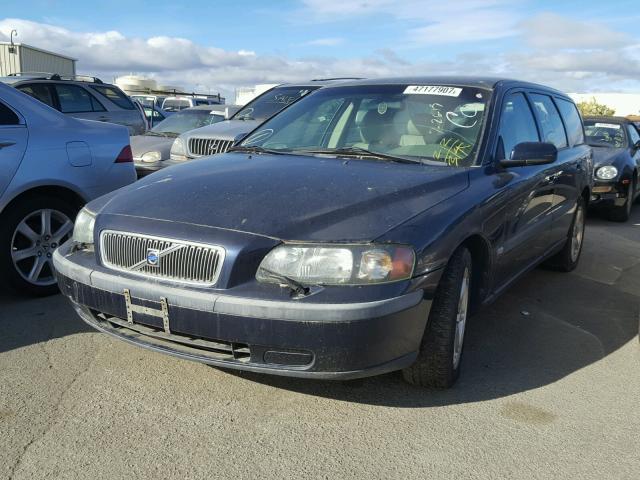 YV1SW61T442350416 - 2004 VOLVO V70 BLUE photo 2