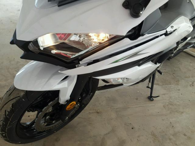 JKAEXEJ12HDA00301 - 2017 KAWASAKI EX650 J თეთრი ფოტო 9