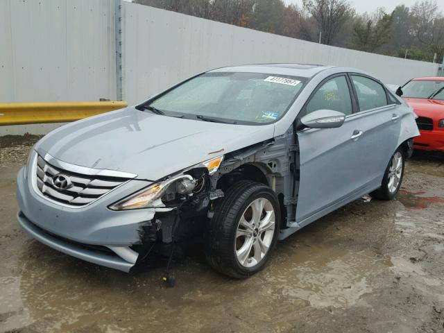 5NPEC4AC2BH022407 - 2011 HYUNDAI SONATA SILVER photo 2