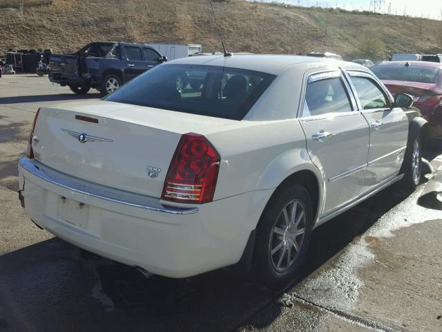 2C3KK63H08H240555 - 2008 CHRYSLER 300C WHITE photo 4