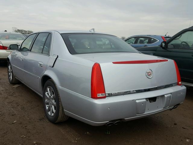 1G6KD57YX9U140412 - 2009 CADILLAC DTS SILVER photo 3