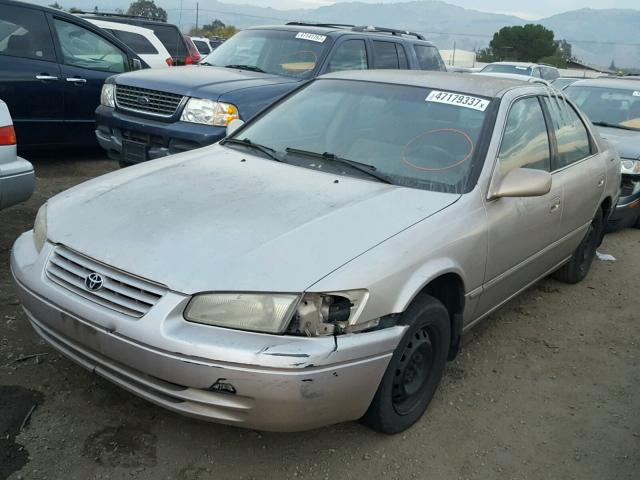 4T1BG22KXXU899379 - 1999 TOYOTA CAMRY CE GOLD photo 2