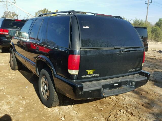 1GNDT13W82K117483 - 2002 CHEVROLET BLAZER BLACK photo 3