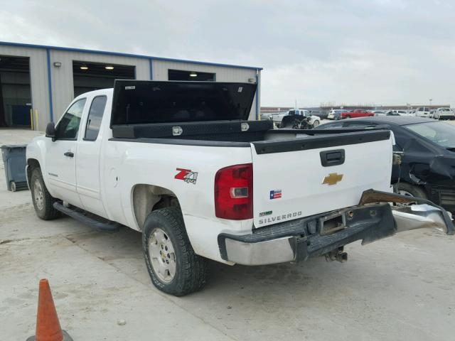 1GCRKSE36BZ430839 - 2011 CHEVROLET SILVERADO WHITE photo 3