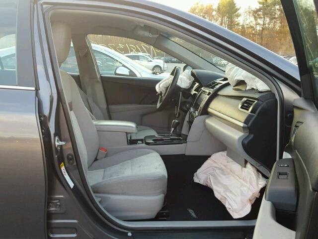 4T4BF1FKXER425376 - 2014 TOYOTA CAMRY L GRAY photo 5