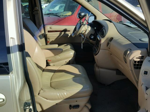 1C4GT54L8YB622059 - 2000 CHRYSLER TOWN & COU BEIGE photo 5