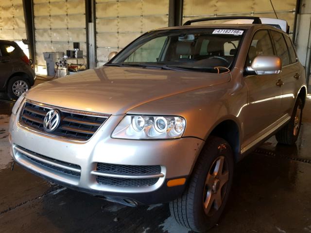 WVGBC67L24D033790 - 2004 VOLKSWAGEN TOUAREG 3. TAN photo 2